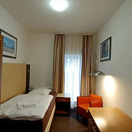 Apartments Gato Karlovy Vary Dalovice Exterior photo